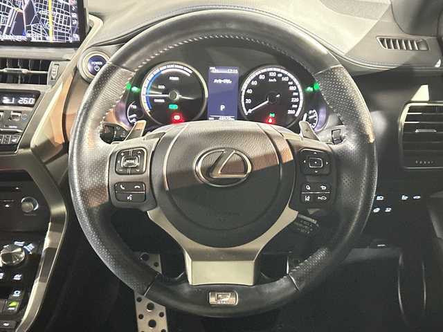 レクサス ＮＸ 300h クール&ブライト 茨城県 2021(令3)年 4.9万km ホワイトノーヴァガラスフレーク Fスポーツベース特別使用車/純正10.3インチナビ/(地デジTV・CD・DVD・BT・ラジオ再生)/レーダークルーズコントロール/レーンアシスト/プリクラッシュセーフティ/ブラインドスポットモニター/リアクロストラフィックアラート/本革レザーシート/シートベンチレーション/パワーシート/ドライブレコーダー/ビルトインETC2.0/バックカメラ/オートライト/LEDヘッドライト/純正18inブラックスパッタリングホイール/純正フロアマット/スマートキー/スペアキー/取扱説明書/保証書