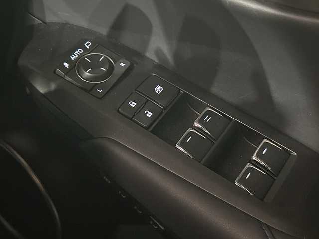 レクサス ＮＸ 300h クール&ブライト 茨城県 2021(令3)年 4.9万km ホワイトノーヴァガラスフレーク Fスポーツベース特別使用車/純正10.3インチナビ/(地デジTV・CD・DVD・BT・ラジオ再生)/レーダークルーズコントロール/レーンアシスト/プリクラッシュセーフティ/ブラインドスポットモニター/リアクロストラフィックアラート/本革レザーシート/シートベンチレーション/パワーシート/ドライブレコーダー/ビルトインETC2.0/バックカメラ/オートライト/LEDヘッドライト/純正18inブラックスパッタリングホイール/純正フロアマット/スマートキー/スペアキー/取扱説明書/保証書