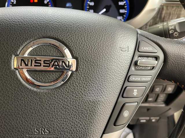 日産 エルグランド 250HWS Sジェットブラック アーバンクロム 岩手県 2020(令2)年 4.9万km ブリリアントホワイトパール ４WD/後席用モニター/タンレザーシート/両側パワースライドドア/パワーバックドア/インテリジェントクルーズコントロール/エマージェンシーブレーキ/レーンアシスト/横滑り防止装置/ハイビームアシスト/インテリジェントルームミラー/MTモード付きAT/パワーシート/シートヒーター/オットマン/純正ナビ/（CD/DVD/Blu-rayDisc/フルセグ/SD/USB/Bluetooth）/バックカメラ/ETC/ドライブレコーダー/LEDヘッドライト/純正18インチアルミホイール