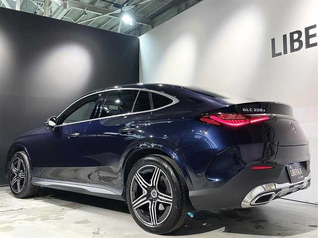 メルセデス・ベンツ Ｍ・ベンツ ＧＬＣ２２０ d 4マチック クーペ 道央・札幌 2023(令5)年 2.4万km 青 AMGラインパッケージ/・レザーARTICO/DINAMICAシート/・AIR BODY CONTROLサスペンション/・アダプティブハイビームアシストプラス/・マルチビームLEDヘッドライト/・AMGラインエクステリア/・AMGラインインテリア/・ブラックアッシュウッドインテリアトリム/・本革巻スポーツステアリング/・19インチAMG5ツインスポークAW/レーダーセーフティパッケージ/・アクティブディスタンスアシストディストロニック/・アクティブステアリングアシスト/・PRE-SAFE/アクティブパーキングアシスト/トラフィックサインアシスト/360°カメラシステム/アンビエントライト/メモリー付パワーシート(D/N)/電動ランバーサポート(D/N)/シートヒーター(全席)/ヘッドアップディスプレイ/EASY-PACK自動開閉テールゲート/フットトランクオープナー/デジタルコックピットディスプレイ/10.25インチメディアディスプレイ/フルセグTVチューナー/AppleCarPlay/AndroidAuto/Burmesterサラウンド/ワイヤレスチャージング/純正ドライブレコーダー
