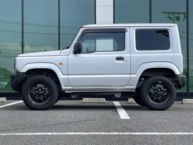 スズキ ジムニー XG 福岡県 2023(令5)年 0.7万km シルキーシルバーメタリック ワンオーナー/ALPINEデジタルインナーミラー/社外ディスプレイオーディオ/（FH-8500DVS)/BT接続/USB接続/CD再生/バックカメラ/アイドリングストップ/社外フロアマット