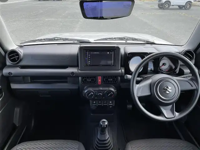 スズキ ジムニー XG 福岡県 2023(令5)年 0.7万km シルキーシルバーメタリック ワンオーナー/ALPINEデジタルインナーミラー/社外ディスプレイオーディオ/（FH-8500DVS)/BT接続/USB接続/CD再生/バックカメラ/アイドリングストップ/社外フロアマット