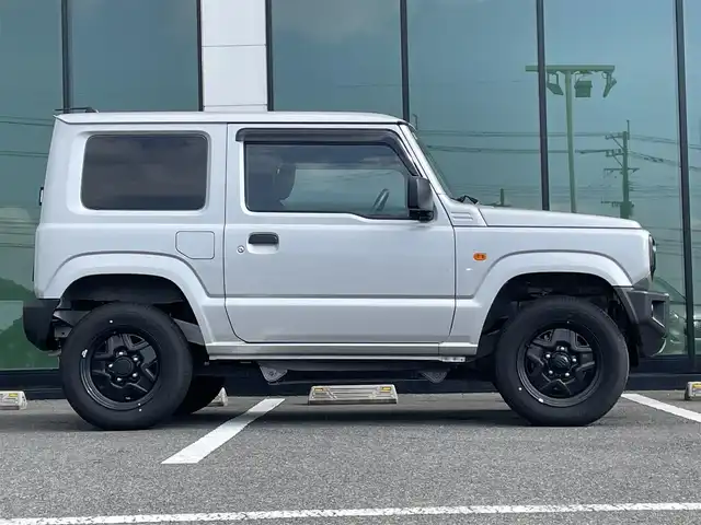 スズキ ジムニー XG 福岡県 2023(令5)年 0.7万km シルキーシルバーメタリック ワンオーナー/ALPINEデジタルインナーミラー/社外ディスプレイオーディオ/（FH-8500DVS)/BT接続/USB接続/CD再生/バックカメラ/アイドリングストップ/社外フロアマット