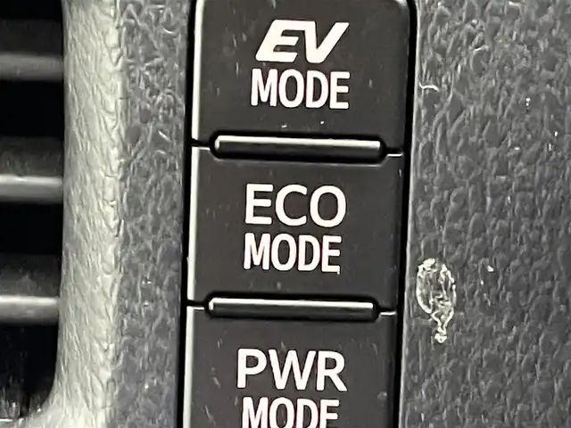 トヨタ ノア ハイブリッド X 群馬県 2020(令2)年 3.5万km ホワイトパールクリスタルシャイン 純正９型ナビ　純正１２．１型フリップダウンモニター　両側パワースライドドア　クルーズコントロール　レーンアシスト　衝突軽減システム　オートマチックハイビーム　横滑り防止　ステアリングスイッチ　禁煙車