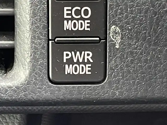 トヨタ ノア ハイブリッド X 群馬県 2020(令2)年 3.5万km ホワイトパールクリスタルシャイン 純正９型ナビ　純正１２．１型フリップダウンモニター　両側パワースライドドア　クルーズコントロール　レーンアシスト　衝突軽減システム　オートマチックハイビーム　横滑り防止　ステアリングスイッチ　禁煙車