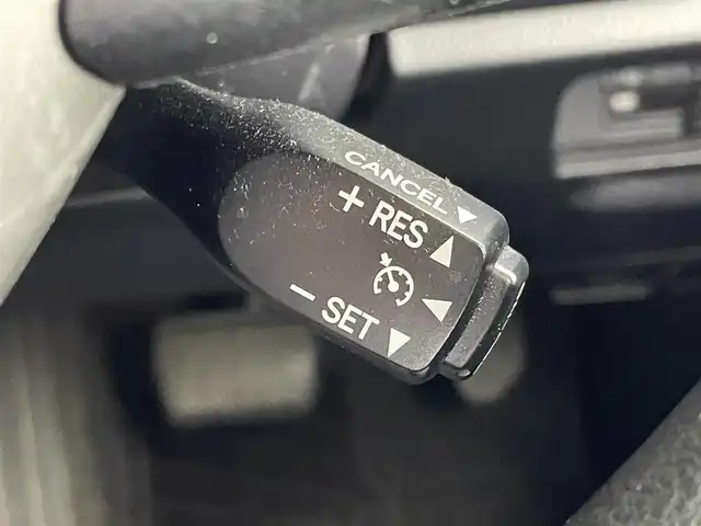 トヨタ ノア ハイブリッド X 群馬県 2020(令2)年 3.5万km ホワイトパールクリスタルシャイン 純正９型ナビ　純正１２．１型フリップダウンモニター　両側パワースライドドア　クルーズコントロール　レーンアシスト　衝突軽減システム　オートマチックハイビーム　横滑り防止　ステアリングスイッチ　禁煙車