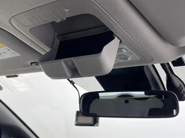 トヨタ ノア ハイブリッド X 群馬県 2020(令2)年 3.5万km ホワイトパールクリスタルシャイン 純正９型ナビ　純正１２．１型フリップダウンモニター　両側パワースライドドア　クルーズコントロール　レーンアシスト　衝突軽減システム　オートマチックハイビーム　横滑り防止　ステアリングスイッチ　禁煙車