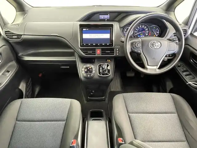 トヨタ ノア ハイブリッド X 群馬県 2020(令2)年 3.5万km ホワイトパールクリスタルシャイン 純正９型ナビ　純正１２．１型フリップダウンモニター　両側パワースライドドア　クルーズコントロール　レーンアシスト　衝突軽減システム　オートマチックハイビーム　横滑り防止　ステアリングスイッチ　禁煙車