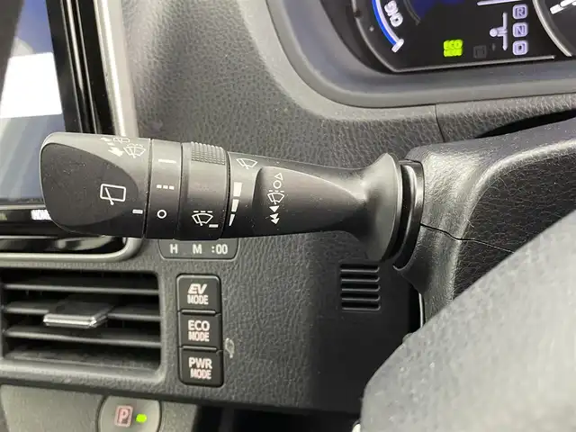 トヨタ ノア ハイブリッド X 群馬県 2020(令2)年 3.5万km ホワイトパールクリスタルシャイン 純正９型ナビ　純正１２．１型フリップダウンモニター　両側パワースライドドア　クルーズコントロール　レーンアシスト　衝突軽減システム　オートマチックハイビーム　横滑り防止　ステアリングスイッチ　禁煙車