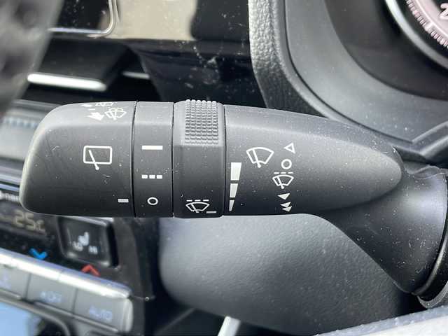 トヨタ ヴォクシー S－Z 道北・旭川 2025(令7)年 0.4万km アティチュードブラックマイカ /ワンオーナー//４ＷＤ//禁煙車//寒冷地仕様//純正１０．５インチディスプレイオーディオ//ＣＤ・ＤＶＤ・ＵＳＢ・ＨＤＭＩ・ＢＴ//バックカメラ　//パワーバックドア　//両側パワースライドドア//両側ハンズフリードア//ハーフレザーシート//１・２列目シートヒーター//ステアリングヒーター//ブレーキホールド//トヨタセーフティセンス//レーダークルーズコントロール//プロアクティブドライビングアシスト//駐車支援システム//パーキングサポートブレーキ//ロードサインアシスト//先行車発進お知らせ//プリクラッシュセーフティ//クリアランスソナー//オートマチックハイビーム//レーンデパーチャーアラート//ＬＥＤヘッドライト・オートライト//リアサンシェード//オートリトラクトミラー//社外前後ドライブレコーダー//社外１６インチアルミ冬タイヤ//純正１６インチアルミ夏積込み（５分山）//純正ビルトインＥＴＣ２．０//保証書・取説//スペアキー×１