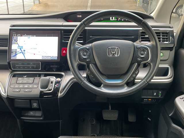 ホンダ ステップワゴン スパーダ eHEV G EXホンダS 広島県 2021(令3)年 6.3万km プレミアムスパークルブラックパール 禁煙/ホンダセンシング/・衝突軽減ブレーキ〈CMBS〉/・誤発進抑制機能/・歩行者事故低減ステアリング/・外逸脱抑制機能/・渋滞追従機能付アダプティブ・クルーズ・コントロール/・LKAS〈車線維持支援システム〉/・先行車発進お知らせ機能/・標識認識機能/純正10型ナビ/・CD/DVD/Bluetooth/フルセグTV/ApplecarPlay/バックカメラ/両側パワースライドドア/わくわくゲート/革巻きステアリング/ステアリングスイッチ/オートライト/LEDヘッドライト/フォグランプ/ハーフレザーシート/シートヒーター/コンフォートビューパッケージ/電動パーキングブレーキ/オートブレーキホールド/純正フロアマット/ドアバイザー/ビルトインETC2.0/W+サイド+カーテンエアバック