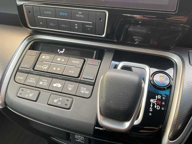 ホンダ ステップワゴン スパーダ eHEV G EXホンダS 広島県 2021(令3)年 6.3万km プレミアムスパークルブラックパール 禁煙/ホンダセンシング/・衝突軽減ブレーキ〈CMBS〉/・誤発進抑制機能/・歩行者事故低減ステアリング/・外逸脱抑制機能/・渋滞追従機能付アダプティブ・クルーズ・コントロール/・LKAS〈車線維持支援システム〉/・先行車発進お知らせ機能/・標識認識機能/純正10型ナビ/・CD/DVD/Bluetooth/フルセグTV/ApplecarPlay/バックカメラ/両側パワースライドドア/わくわくゲート/革巻きステアリング/ステアリングスイッチ/オートライト/LEDヘッドライト/フォグランプ/ハーフレザーシート/シートヒーター/コンフォートビューパッケージ/電動パーキングブレーキ/オートブレーキホールド/純正フロアマット/ドアバイザー/ビルトインETC2.0/W+サイド+カーテンエアバック