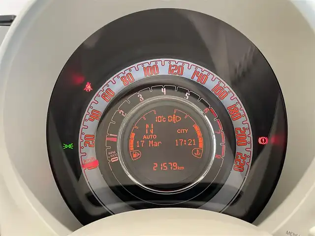 フィアット ５００ 1．2 ポップ 愛知県 2018(平30)年 2.2万km 赤 純正ディスプレイオーディオ　/Ｂｌｕｅｔｏｏｔｈ　/ＦＭ／ＡＭ　/ＵＳＢ　/ＥＴＣ　/ステアリングリモコン　/ドライブレコーダー