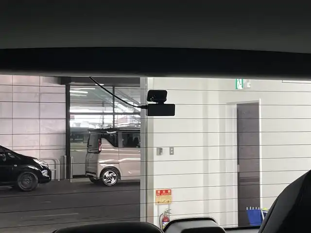 トヨタ アルファードハイブリット Z 埼玉県 2024(令6)年 2.7万km プラチナホワイトパールマイカ トヨタチームメイト/トヨタセーフティセンス/ツインルーフ/純正13.2型有機EL後席ディスプレイV13T-R72F/スペアタイヤ/純正ナビ/（フルセグTV/Bluetooth/ミラキャスト/HDMI/AM/FM）/TVキャンセラー/全方位カメラ/前後ドライブレコーダーTZ-DR210/レザーシート/シートヒーター 、エアシート/パワーシート、シートメモリ/レーダークルーズコントロール/パドルシフト/ヘッドアップディスプレイ
