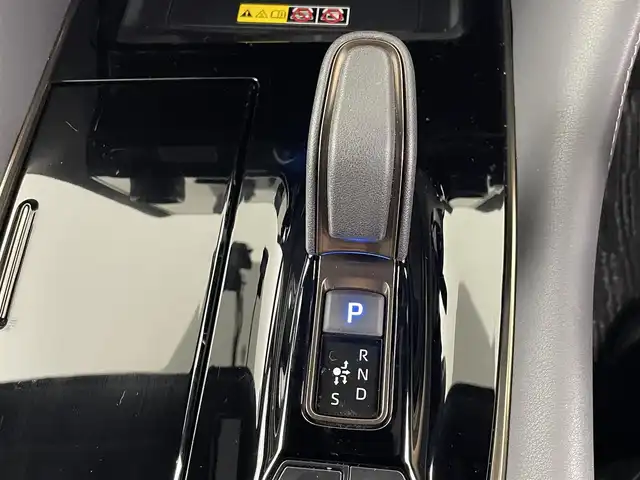 トヨタ アルファードハイブリット Z 埼玉県 2024(令6)年 2.7万km プラチナホワイトパールマイカ トヨタチームメイト/トヨタセーフティセンス/ツインルーフ/純正13.2型有機EL後席ディスプレイV13T-R72F/スペアタイヤ/純正ナビ/（フルセグTV/Bluetooth/ミラキャスト/HDMI/AM/FM）/TVキャンセラー/全方位カメラ/前後ドライブレコーダーTZ-DR210/レザーシート/シートヒーター 、エアシート/パワーシート、シートメモリ/レーダークルーズコントロール/パドルシフト/ヘッドアップディスプレイ