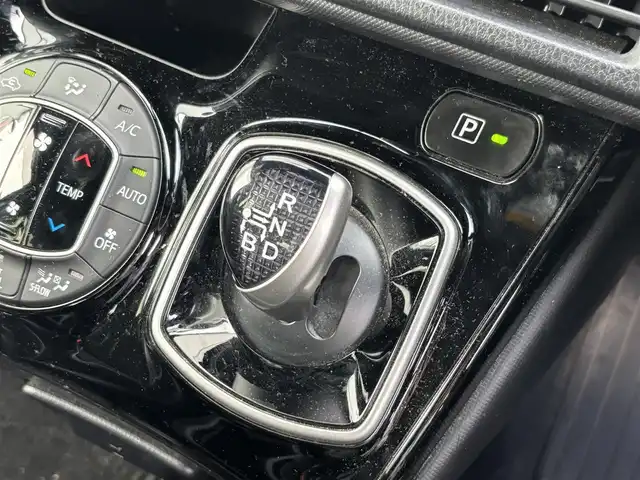 トヨタ ノア ハイブリッド Si ダブルバイビーⅢ 宮城県 2021(令3)年 7.6万km ホワイトパールクリスタルシャイン 登録時走行距離75115km/純正SDナビ/フルセグTV/CD/DVD/Bluetooth/バックカメラ/クルーズコントロール/ドライブレコーダー/衝突軽減ブレーキ/両側パワースライド/スマートキー/プッシュスタート/オートライト/シートヒーター/電動格納ミラー/LEDフォグランプ/ETC