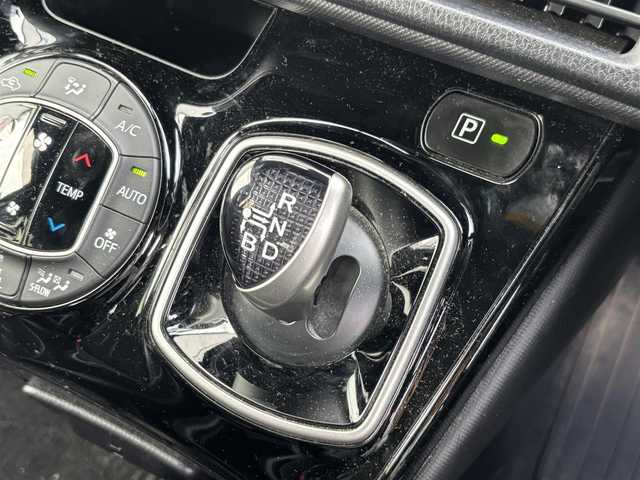 トヨタ ノア ハイブリッド Si ダブルバイビーⅢ 宮城県 2021(令3)年 7.6万km ホワイトパールクリスタルシャイン 登録時走行距離75115km/純正SDナビ/フルセグTV/CD/DVD/Bluetooth/バックカメラ/クルーズコントロール/ドライブレコーダー/衝突軽減ブレーキ/両側パワースライド/スマートキー/プッシュスタート/オートライト/シートヒーター/電動格納ミラー/LEDフォグランプ/ETC