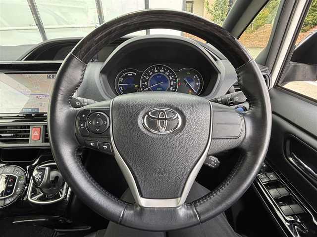 トヨタ ノア ハイブリッド Si ダブルバイビーⅢ 宮城県 2021(令3)年 7.6万km ホワイトパールクリスタルシャイン 登録時走行距離75115km/純正SDナビ/フルセグTV/CD/DVD/Bluetooth/バックカメラ/クルーズコントロール/ドライブレコーダー/衝突軽減ブレーキ/両側パワースライド/スマートキー/プッシュスタート/オートライト/シートヒーター/電動格納ミラー/LEDフォグランプ/ETC