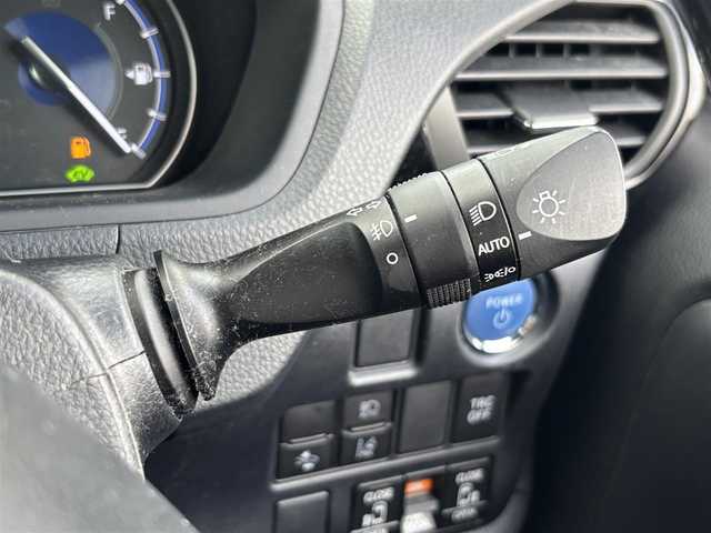 トヨタ ノア ハイブリッド Si ダブルバイビーⅢ 宮城県 2021(令3)年 7.6万km ホワイトパールクリスタルシャイン 登録時走行距離75115km/純正SDナビ/フルセグTV/CD/DVD/Bluetooth/バックカメラ/クルーズコントロール/ドライブレコーダー/衝突軽減ブレーキ/両側パワースライド/スマートキー/プッシュスタート/オートライト/シートヒーター/電動格納ミラー/LEDフォグランプ/ETC