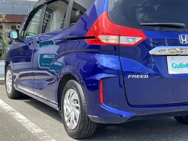 ホンダ フリード G ホンダセンシング 三重県 2017(平29)年 4.3万km コバルトブルーパール ホンダセンシング/　・衝突軽減ブレーキ/　・路外逸脱抑制機能/　・アダプティブクルーズコントロール(ACC)/♪クラリオンナビ/　・Bluetooth・フルセグ・USB/　・DVD/CD再生・録音機能/♪両側パワースライドドア/♪スマートキー/♪プッシュスタート/♪LEDヘッドライト/♪オートライト/♪ビルトインETC/♪電動格納ミラー/♪ウィンカーミラー/♪ステアリングスイッチ/♪アイドリングストップ/♪ECON/♪フロアマット/♪後席サンシェード/♪プライバシーガラス/♪横滑り防止機能