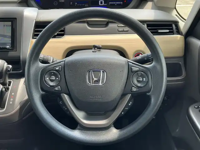 ホンダ フリード G ホンダセンシング 三重県 2017(平29)年 4.3万km コバルトブルーパール ホンダセンシング/　・衝突軽減ブレーキ/　・路外逸脱抑制機能/　・アダプティブクルーズコントロール(ACC)/♪クラリオンナビ/　・Bluetooth・フルセグ・USB/　・DVD/CD再生・録音機能/♪両側パワースライドドア/♪スマートキー/♪プッシュスタート/♪LEDヘッドライト/♪オートライト/♪ビルトインETC/♪電動格納ミラー/♪ウィンカーミラー/♪ステアリングスイッチ/♪アイドリングストップ/♪ECON/♪フロアマット/♪後席サンシェード/♪プライバシーガラス/♪横滑り防止機能