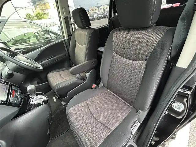 日産 セレナ HWS S HV Vセレ +Sefty 香川県 2015(平27)年 4.6万km ダイヤモンドブラック ディーラーOPナビ/フルセグTV/全方位カメラ/両パワスラ/純正フロアマット/ウォークスルー/ＬＥＤヘッドライト/スマートキー/スペアキー有