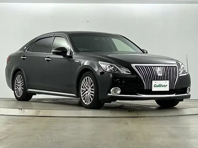 トヨタ クラウン マジェスタ Fバージョン 愛知県 2016(平28)年 7万km ブラック 禁煙車/純正8インチナビ/（CD/DVD/Bluetooth/フルセグTV/AM/FM)/バックカメラ/トヨタセーフティセンス/・プリクラッシュセーフティ/・レーダークルーズコントロール/・レーンディパーチャーアラート/・オートマチックハイビーム/・ブラインドスポットモニター/コーナーセンサー/パーキングセンサー/ETC2.0/ドライブレコーダー/レザーシート/シートヒーター/シートベンチレーション/パワーシート/メモリシート/純正17インチアルミホイール/LEDヘッドライト/フロントフォグランプ/オートライト/スマートキー/スペアキー有/プッシュスタート/純正フロアマット/横滑り防止装置