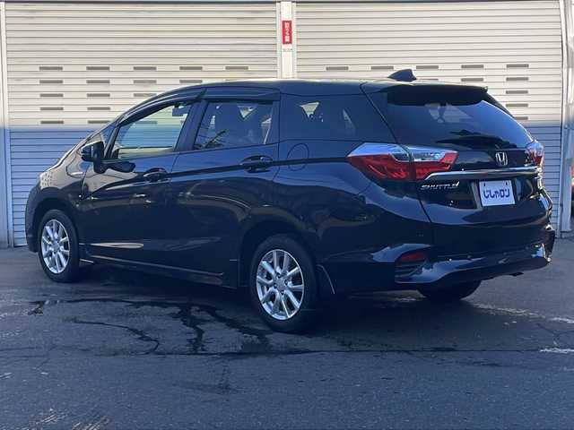 ホンダ シャトル ハイブリッド X 道央・札幌 2016(平28)年 8.2万km ミッドナイトブルービームM (株)IDOMが運営する【じしゃロン札幌店】の自社ローン専用車両になります。こちらは現金またはオートローンご利用価格です。自社ローンご希望の方は別途その旨お申し付けください。/・純正メモリーナビ/・Bluetooth/・ワンセグTV/・ビルトインETC/・バックカメラ/・社外前後ドライブレコーダー/・LEDヘッドライト/・フルフラットシート/・サイドエアバック/・4WD/・ハイブリッド