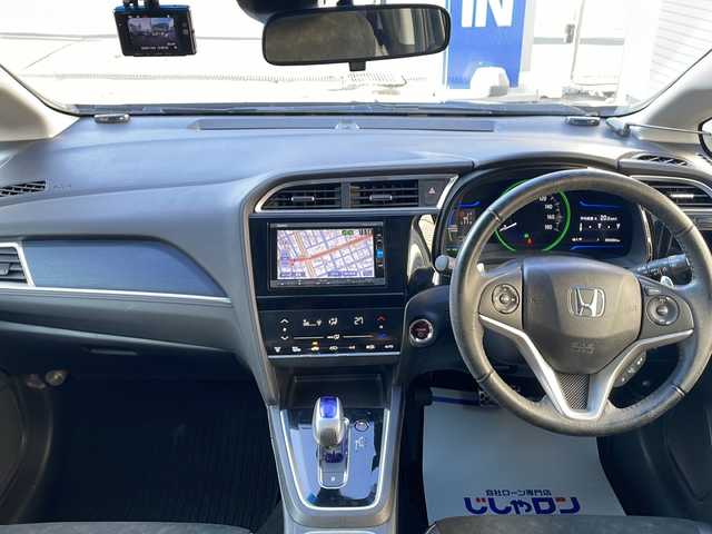 ホンダ シャトル ハイブリッド X 道央・札幌 2016(平28)年 8.2万km ミッドナイトブルービームM (株)IDOMが運営する【じしゃロン札幌店】の自社ローン専用車両になります。こちらは現金またはオートローンご利用価格です。自社ローンご希望の方は別途その旨お申し付けください。/・純正メモリーナビ/・Bluetooth/・ワンセグTV/・ビルトインETC/・バックカメラ/・社外前後ドライブレコーダー/・LEDヘッドライト/・フルフラットシート/・サイドエアバック/・4WD/・ハイブリッド