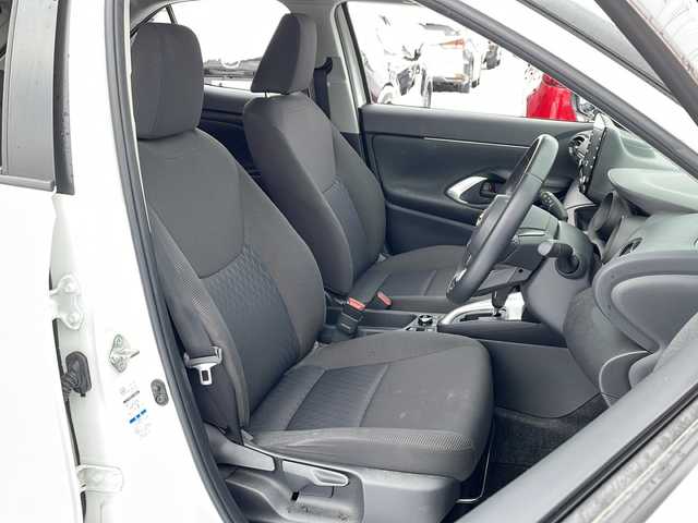 トヨタ ヤリスクロス G 道北・旭川 2021(令3)年 4.9万km ホワイトパールクリスタルシャイン /ワンオーナー//４ＷＤ//禁煙車//寒冷地仕様//純正ディスプレイオーディオ//フルセグ・ＢＴ・ＵＳＢ//バックカメラ//トヨタセーフティセンス//レーダークルーズコントロール//オートハイビーム//先行車発進お知らせ//レーントレーシングアシスト//プリクラッシュセーフティ//クリアランスソナー//パーキングサポートブレーキ//ロードサインアシスト//オートライト//ブレーキホールド　//ミラーヒーター//フロントワイパーデアイサー//社外前後ドライブレコーダー//社外１６インチアルミ冬タイヤ//純正１６インチアルミ夏タイヤ積込//保証書・取説//スペアキー×１