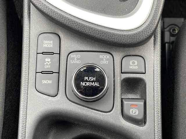 トヨタ ヤリスクロス G 道北・旭川 2021(令3)年 4.9万km ホワイトパールクリスタルシャイン /ワンオーナー//４ＷＤ//禁煙車//寒冷地仕様//純正ディスプレイオーディオ//フルセグ・ＢＴ・ＵＳＢ//バックカメラ//トヨタセーフティセンス//レーダークルーズコントロール//オートハイビーム//先行車発進お知らせ//レーントレーシングアシスト//プリクラッシュセーフティ//クリアランスソナー//パーキングサポートブレーキ//ロードサインアシスト//オートライト//ブレーキホールド　//ミラーヒーター//フロントワイパーデアイサー//社外前後ドライブレコーダー//社外１６インチアルミ冬タイヤ//純正１６インチアルミ夏タイヤ積込//保証書・取説//スペアキー×１