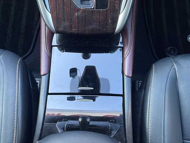 トヨタ ハリアー ハイブリッド プレミアム アドバンスドP 長野県 2015(平27)年 5.3万km ブラキッシュレッドマイカ ・純正8インチメーカーオプションナビゲーション/CD DVD フルセグTV　Bluetooth/・全方位カメラ/・ビルトインETC/・JBLサウンド/・プリクラッシュセーフティ/・レーンキープアシスト/・レーダークルーズコントロール/・オートマチックハイビーム/・パワーバックドア/・純正18インチアルミホイール/・LEDヘッドライト/・オートライト/・フォグライト/・コーナーセンサー/・運転席メモリーシート/・パワーシート(D/N)/・シートヒーター(D/N)/・ウィンカーミラー/・電動格納ミラー/・スマートキー/・エンジンプッシュスタート