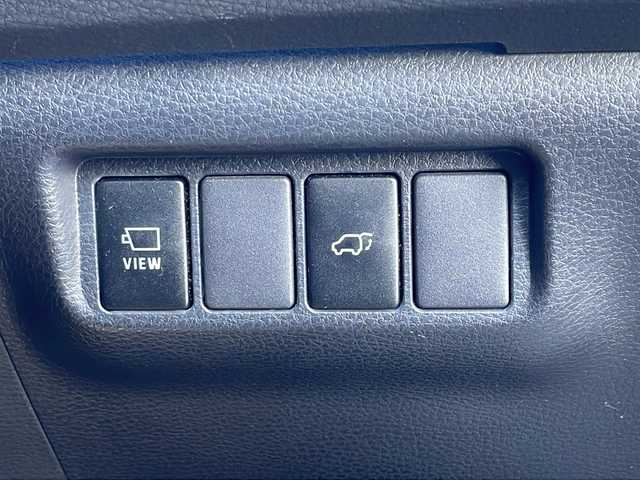 トヨタ ハリアー ハイブリッド プレミアム アドバンスドP 長野県 2015(平27)年 5.3万km ブラキッシュレッドマイカ ・純正8インチメーカーオプションナビゲーション/CD DVD フルセグTV　Bluetooth/・全方位カメラ/・ビルトインETC/・JBLサウンド/・プリクラッシュセーフティ/・レーンキープアシスト/・レーダークルーズコントロール/・オートマチックハイビーム/・パワーバックドア/・純正18インチアルミホイール/・LEDヘッドライト/・オートライト/・フォグライト/・コーナーセンサー/・運転席メモリーシート/・パワーシート(D/N)/・シートヒーター(D/N)/・ウィンカーミラー/・電動格納ミラー/・スマートキー/・エンジンプッシュスタート