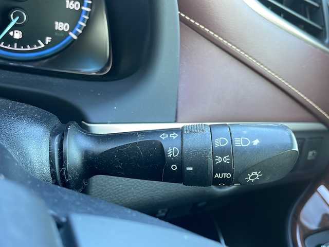 トヨタ ハリアー ハイブリッド プレミアム アドバンスドP 長野県 2015(平27)年 5.3万km ブラキッシュレッドマイカ ・純正8インチメーカーオプションナビゲーション/CD DVD フルセグTV　Bluetooth/・全方位カメラ/・ビルトインETC/・JBLサウンド/・プリクラッシュセーフティ/・レーンキープアシスト/・レーダークルーズコントロール/・オートマチックハイビーム/・パワーバックドア/・純正18インチアルミホイール/・LEDヘッドライト/・オートライト/・フォグライト/・コーナーセンサー/・運転席メモリーシート/・パワーシート(D/N)/・シートヒーター(D/N)/・ウィンカーミラー/・電動格納ミラー/・スマートキー/・エンジンプッシュスタート