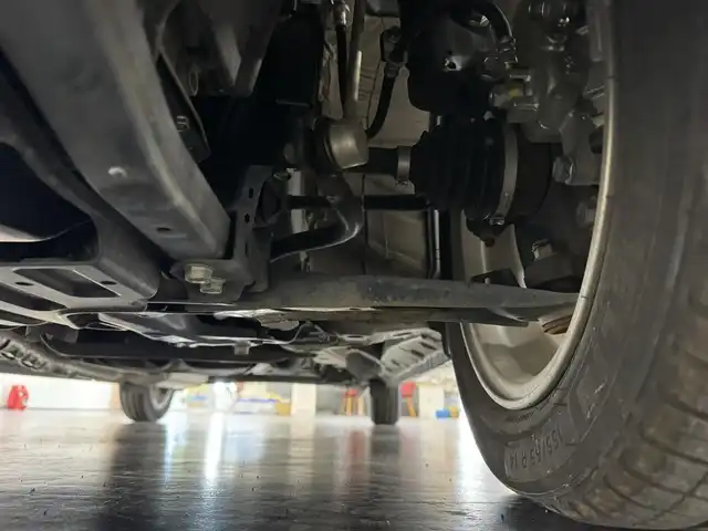 ホンダ Ｎ ＷＧＮ カスタム G ターボパッケージ 三重県 2014(平26)年 1.3万km ポリッシュドメタルメタリック ガソリン・ターボ/FF/MTモード付インパネCVT/純正 7インチナビ VXM-145C/（FM/AM/CD/USB/iPod/SD/VTR/AUX）/バックカメラ/安全/・近距離衝突軽減ブレーキ［CTBA］/・VSA（ABS＋TCS＋横すべり抑制）/・SRS サイド＆カーテンエアバッグ/装備/・ハーフレザーシート/・クルーズコントロール/・パドルシフト/・オートエアコン/・オートライト/・キセノンヘッドライト/・フロントフォグランプ/・ステアリングスイッチ/・電動格納ドアミラー（ウインカー付）/・純正14inAW/・プッシュスタート/・スマートキーx2/・本革巻きステアリング/・リアシートベルトインジケータ付きインナーミラー/など