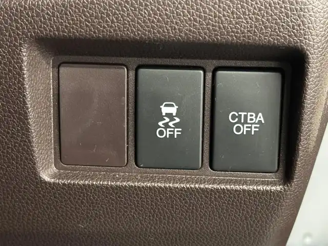 ホンダ Ｎ ＷＧＮ カスタム G ターボパッケージ 三重県 2014(平26)年 1.3万km ポリッシュドメタルメタリック ガソリン・ターボ/FF/MTモード付インパネCVT/純正 7インチナビ VXM-145C/（FM/AM/CD/USB/iPod/SD/VTR/AUX）/バックカメラ/安全/・近距離衝突軽減ブレーキ［CTBA］/・VSA（ABS＋TCS＋横すべり抑制）/・SRS サイド＆カーテンエアバッグ/装備/・ハーフレザーシート/・クルーズコントロール/・パドルシフト/・オートエアコン/・オートライト/・キセノンヘッドライト/・フロントフォグランプ/・ステアリングスイッチ/・電動格納ドアミラー（ウインカー付）/・純正14inAW/・プッシュスタート/・スマートキーx2/・本革巻きステアリング/・リアシートベルトインジケータ付きインナーミラー/など