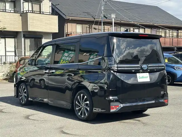 トヨタ ヴォクシー ハイブリッド S－Z 東京都 2023(令5)年 2.8万km 黒 ナビゲーション　/フルセグテレビ　/ＣＤ＆ＤＶＤ　/ブルートゥース　/ＵＳＢ接続　/全方位カメラ　/ハーフレザーシート/シートヒーター/コーナーセンサー/ドライブレコーダー/衝突軽減ブレーキ　/車線逸脱警報　/アダプティブクルーズ　/両側パワースライドドア　/保証書　/取扱説明書　/整備手帳