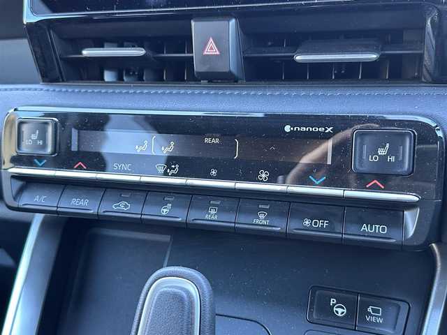 トヨタ ヴォクシー ハイブリッド S－Z 東京都 2023(令5)年 2.8万km 黒 ナビゲーション　/フルセグテレビ　/ＣＤ＆ＤＶＤ　/ブルートゥース　/ＵＳＢ接続　/全方位カメラ　/ハーフレザーシート/シートヒーター/コーナーセンサー/ドライブレコーダー/衝突軽減ブレーキ　/車線逸脱警報　/アダプティブクルーズ　/両側パワースライドドア　/保証書　/取扱説明書　/整備手帳