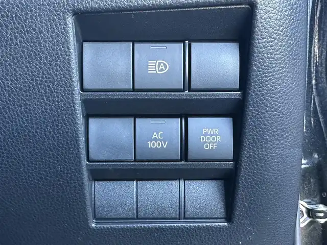 トヨタ ヴォクシー ハイブリッド S－Z 東京都 2023(令5)年 2.8万km 黒 ナビゲーション　/フルセグテレビ　/ＣＤ＆ＤＶＤ　/ブルートゥース　/ＵＳＢ接続　/全方位カメラ　/ハーフレザーシート/シートヒーター/コーナーセンサー/ドライブレコーダー/衝突軽減ブレーキ　/車線逸脱警報　/アダプティブクルーズ　/両側パワースライドドア　/保証書　/取扱説明書　/整備手帳