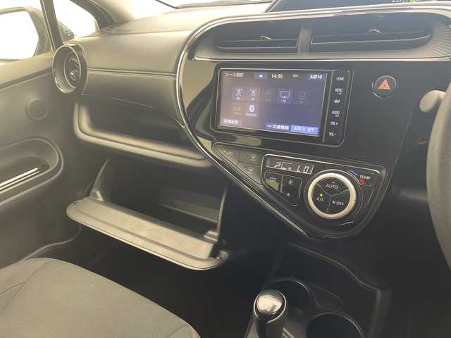 トヨタ アクア S スタイルブラック 沖縄県 2020(令2)年 6.9万km ダークブルーマイカ 純正ナビゲーション（NSZT-W68T）/（フルセグTV　ＣＤ　ＤＶＤ　Bluetooth）/ＥＴＣ/バックカメラ/ＬＥＤヘッドライト/トヨタセーフティセンス/前後ドライブレコーダー/前後コーナーセンサー/プッシュスタート/スマートキー/スペアキー/Ｗエアバック