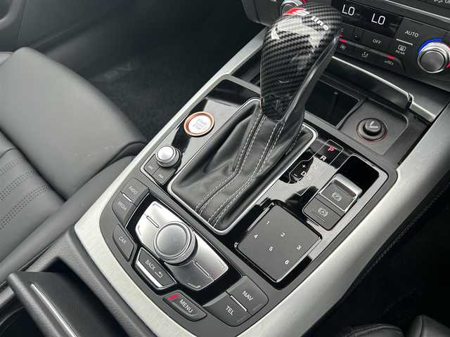 アウディ Ａ６ 2．0 TFSI クワトロ 道東・釧路十勝 2018(平30)年 4.5万km グレイシアホワイトメタリック ワンオーナー車/パークアシストパッケージ/　・パークアシスト/　・サラウンドビューカメラ/アシスタンスパッケージ/　・アクティブレーンアシスト/　・サイドアシスト/　・アダプティブクルーズコントロール/純正メモリナビ/TV/CD/DVD/BT/USB/SD/マトリクスLEDヘッドライト/オートライト/リアフォグライト/BOSEサウンドシステム/黒革/シートヒーター/メモリ付きパワーシート/純正ドライブレコーダー(前)/純正19インチAW/純正フロアマット/パドルシフト/ETC