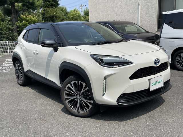 トヨタ ヤリスクロス ハイブリッド Z 静岡県 2022(令4)年 2.2万km ブラックマイカ/ホワイトパールクリスタルシャイン 2トーン ワンオーナー/純正ディスプレイオーディオ/フルセグTV/Bluetooth/USB/全方位カメラ/ハーフレザーシート/プリクラッシュセーフティ/レーンキープアシスト/レーダークルーズコントロール/ブラインドスポットモニター/クリアランスソナー/前方ドライブレコーダー/前席シートヒーター /運転席パワーシート/ビルトインETC/LEDヘッドライト/スマートキー×2/保証書/取扱説明書/オーディオ取扱説明書/R5/6点検記録簿有