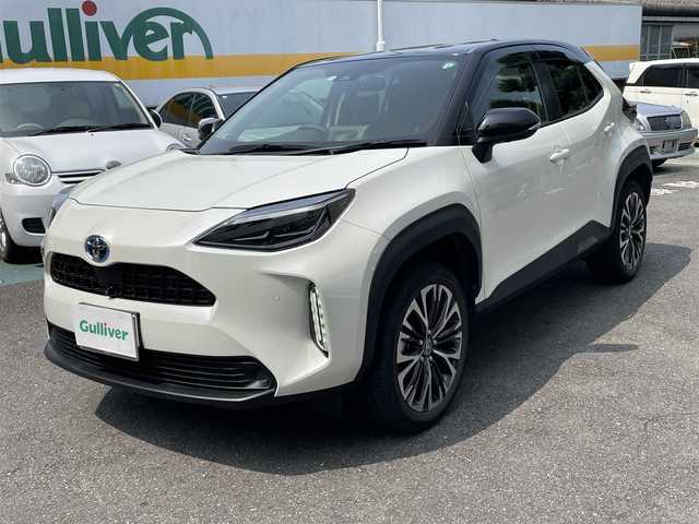 トヨタ ヤリスクロス ハイブリッド Z 静岡県 2022(令4)年 2.2万km ブラックマイカ/ホワイトパールクリスタルシャイン 2トーン ワンオーナー/純正ディスプレイオーディオ/フルセグTV/Bluetooth/USB/全方位カメラ/ハーフレザーシート/プリクラッシュセーフティ/レーンキープアシスト/レーダークルーズコントロール/ブラインドスポットモニター/クリアランスソナー/前方ドライブレコーダー/前席シートヒーター /運転席パワーシート/ビルトインETC/LEDヘッドライト/スマートキー×2/保証書/取扱説明書/オーディオ取扱説明書/R5/6点検記録簿有