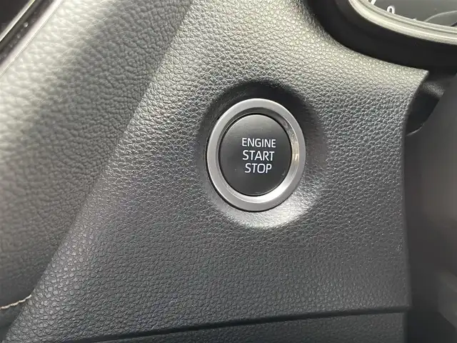 トヨタ カローラツーリング ダブルバイビー 東京都 2021(令3)年 1.8万km ブラックマイカ TRDフルエアロ/TRDドアハンドルプロテクター/モデリスタスカッフプレート/純正9インチディスプレイオーディオナビ/　DVD/CD/Bluetooth/バックカメラ/プリクラッシュセーフティ/レーンディパーチャーアラート/レーダークルーズコントロール/オートマチックハイビーム/クリアランスソナー/LEDヘッドライト/LEDデイライト/純正17インチアルミホイール/ハーフレザーシート/前後ドライブレコーダー/ビルトインETC/ステアリングスイッチ/革巻きステアリングホイール/電動オート格納ミラー/ウインカーミラー/プッシュスタート/スマートキー/スペアキー/ヘッドライトレベライザー/横すべり防止/保証書/取扱説明書