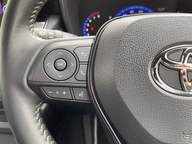 トヨタ カローラツーリング ダブルバイビー 東京都 2021(令3)年 1.8万km ブラックマイカ TRDフルエアロ/TRDドアハンドルプロテクター/モデリスタスカッフプレート/純正9インチディスプレイオーディオナビ/　DVD/CD/Bluetooth/バックカメラ/プリクラッシュセーフティ/レーンディパーチャーアラート/レーダークルーズコントロール/オートマチックハイビーム/クリアランスソナー/LEDヘッドライト/LEDデイライト/純正17インチアルミホイール/ハーフレザーシート/前後ドライブレコーダー/ビルトインETC/ステアリングスイッチ/革巻きステアリングホイール/電動オート格納ミラー/ウインカーミラー/プッシュスタート/スマートキー/スペアキー/ヘッドライトレベライザー/横すべり防止/保証書/取扱説明書