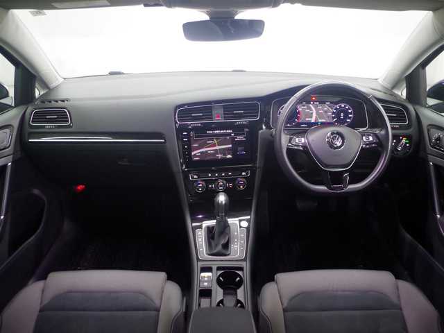 フォルクスワーゲン ゴルフ ヴァリアント TSIハイライン 兵庫県 2018(平30)年 4.4万km アトランティックブルーメタリック テクノロジーパッケージ/デジタルメーラークラスター/ダイナミックコーナリングライト/純正ナビ/バックカメラ/フルセグTV/ETC/ACC/LKA/BLIS/LEDヘッドライト/パドルシフト/ルーフレール/純正17インチAW/スマートキー