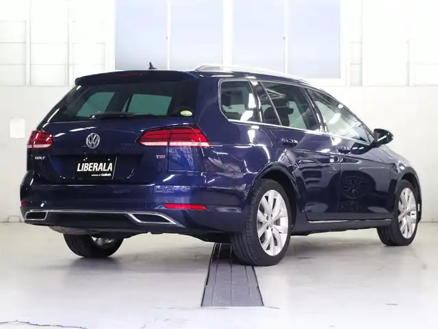 フォルクスワーゲン ゴルフ ヴァリアント TSIハイライン 兵庫県 2018(平30)年 4.4万km アトランティックブルーメタリック テクノロジーパッケージ/デジタルメーラークラスター/ダイナミックコーナリングライト/純正ナビ/バックカメラ/フルセグTV/ETC/ACC/LKA/BLIS/LEDヘッドライト/パドルシフト/ルーフレール/純正17インチAW/スマートキー