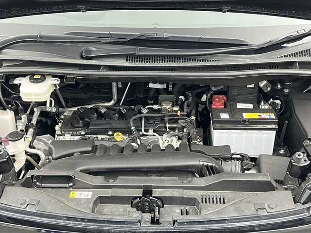 トヨタ ヴォクシー S－Z 三重県 2022(令4)年 2.1万km アティチュードブラックマイカ 禁煙車/純正ディスプレイオーディオ/・Bluetooth・フルセグ・CD/DVD・USB・HDMI/両側パワースライドドア/トヨタセーフティセンス/・プリクラッシュセーフティシステム/・レーンディパーチャーアラート/・レーダークルーズコントロール/・クリアランスソナー/・リアトラフィックアラート/・アドバンスドドライブ/・パーキングアシスト/.ブラインドスポットモニター/デジタルインナーミラー/ヘッドアップディスプレイ/アラウンドビューモニター/パワーバックドア/全席シートヒーター/ステアリングヒーター/スマートキー/プッシュスタート/スペアキー/純正フロアマット/純正１７インチアルミホイール/ビルドインETC2.0