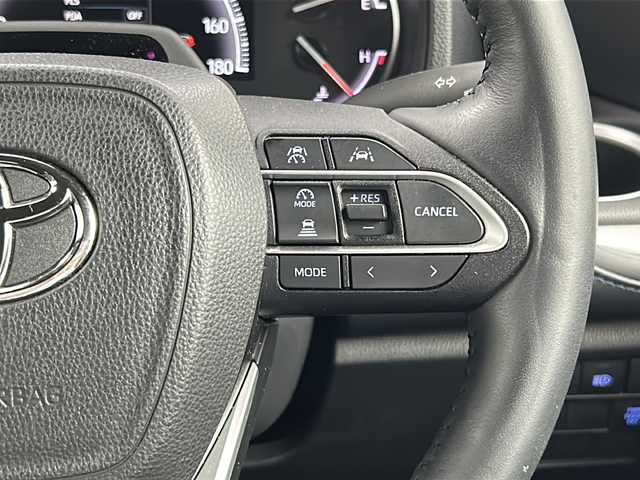 トヨタ ヴォクシー S－Z 三重県 2022(令4)年 2.1万km アティチュードブラックマイカ 禁煙車/純正ディスプレイオーディオ/・Bluetooth・フルセグ・CD/DVD・USB・HDMI/両側パワースライドドア/トヨタセーフティセンス/・プリクラッシュセーフティシステム/・レーンディパーチャーアラート/・レーダークルーズコントロール/・クリアランスソナー/・リアトラフィックアラート/・アドバンスドドライブ/・パーキングアシスト/.ブラインドスポットモニター/デジタルインナーミラー/ヘッドアップディスプレイ/アラウンドビューモニター/パワーバックドア/全席シートヒーター/ステアリングヒーター/スマートキー/プッシュスタート/スペアキー/純正フロアマット/純正１７インチアルミホイール/ビルドインETC2.0