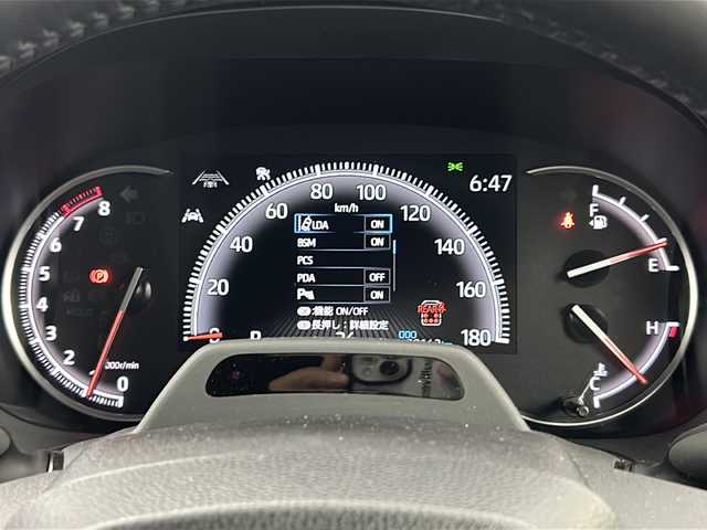 トヨタ ヴォクシー S－Z 三重県 2022(令4)年 2.1万km アティチュードブラックマイカ 禁煙車/純正ディスプレイオーディオ/・Bluetooth・フルセグ・CD/DVD・USB・HDMI/両側パワースライドドア/トヨタセーフティセンス/・プリクラッシュセーフティシステム/・レーンディパーチャーアラート/・レーダークルーズコントロール/・クリアランスソナー/・リアトラフィックアラート/・アドバンスドドライブ/・パーキングアシスト/.ブラインドスポットモニター/デジタルインナーミラー/ヘッドアップディスプレイ/アラウンドビューモニター/パワーバックドア/全席シートヒーター/ステアリングヒーター/スマートキー/プッシュスタート/スペアキー/純正フロアマット/純正１７インチアルミホイール/ビルドインETC2.0